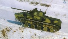 图文：俄新型BMD-4型空降战车雪地训练