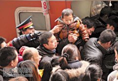 俄媒关注中国人&quot;新年迁徙&quot;(图)