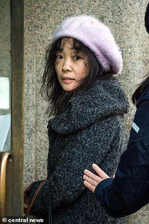 华裔女爱上英国教授疯狂跟踪被捕，曾发邮件邀请其去中国见父母