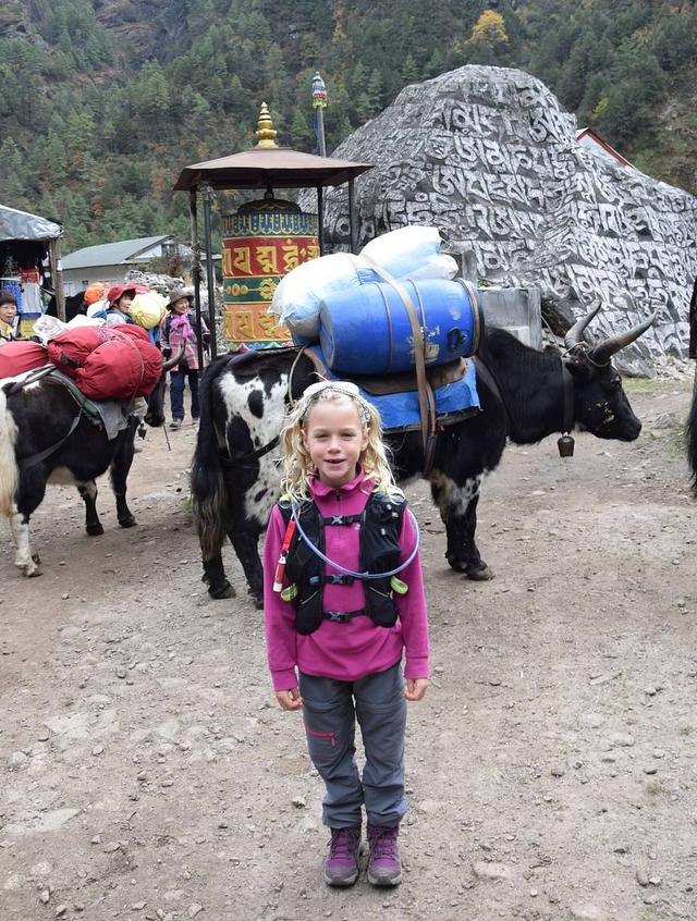 英6岁女孩登5300米珠峰大本营称太轻松，去年曾征服乞力马扎罗山