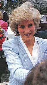 英国夏洛特公主最新照片公布，网友惊呼：和戴安娜王妃一模一样