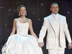 俄罗斯最具人气的流行乐天后 阿尔苏出嫁(图)