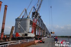 首座中俄跨界江铁路桥建设顺利 中国公司中标俄