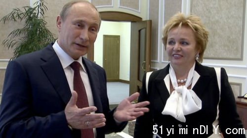普京和妻子柳德米拉共同宣布两人离婚。