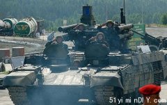 图文：俄制BMPT坦克支援战斗车接受检阅