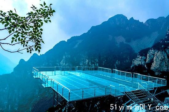北京平谷天云山的玻璃平台。 北京平谷天云山的玻璃平台。