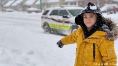 赞!加国8岁男童救了险被雪埋老人