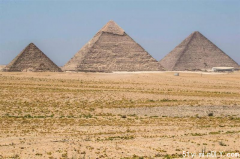 胡夫金字塔全貌数十年来首次现身