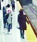 地铁月台被推落轨受伤 女子向公车局索赔百万(图)