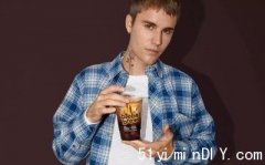 【天王Bieber再与TIM记合作】这次推冷冻咖啡Biebs Brew(图)