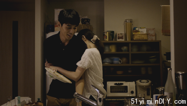 出演电影《夜以继日》后,在日本未成年的她出轨了电影男主角