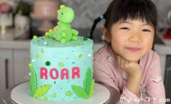 多伦多4岁华裔女孩学做蛋糕走红 粉丝抢着下单