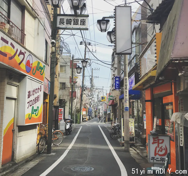 日本人均收入超20万,为什么喜欢开几万块的小车?
