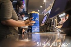 【分开客人收费】Cineplex网上订飞戏迷每票收1.5元 排队买飞则免收(图)