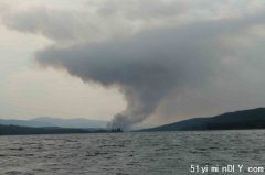 遭上万次雷击 BC北部邻居爆发山火