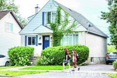 渥太华业主遇「好投诉」邻居屋顶少块瓦片险遭罚5万元(组图)