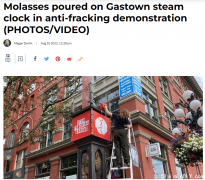 温哥华煤气镇示威 蒸汽钟再遭毒手 当街被泼液体!