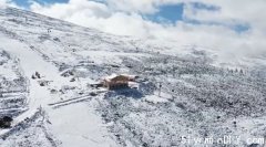 罕见！中国这地“初雪”大地银白 居民:这也太早了