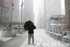 【多市接冬季旅游警示】司机外出要聚雪降影响路面(图)