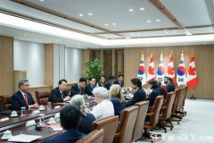 特鲁多总理访问韩国，增进双边关系
