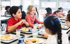 【倡权组织联4大教师工会】呼吁省府为学童提供免费早餐(图)