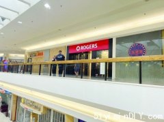 Bridlewood Mall商场劫匪收铺前闯入 强抢罗渣士门店(组图)