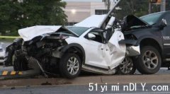【最新】【宾顿市4车相撞意外】6人受伤包括2童因为偷车(图)