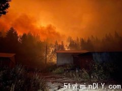苏斯禾区131间建筑物被山火吞噬(图)